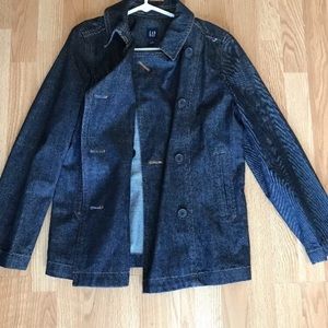 Women’s size large dark wash denim gap coat cute!
